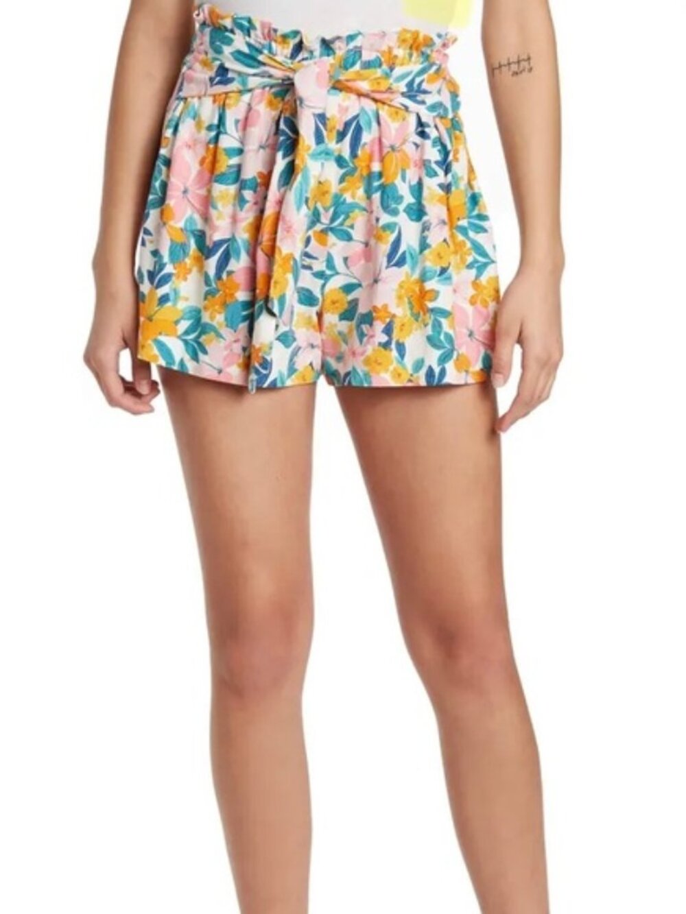 BCBGeneration Women’s L Palm Floral Tie Waist Linen Blend Shorts